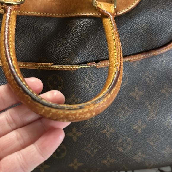 Authentic LV large Deauville handbag - Picture 12 of 16